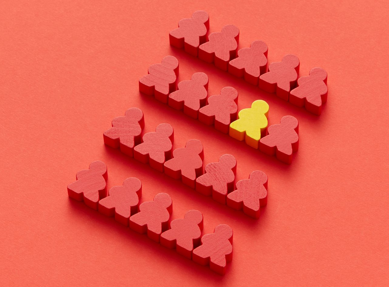 One standout piece among many identical ones — the goal of multi-variant testing