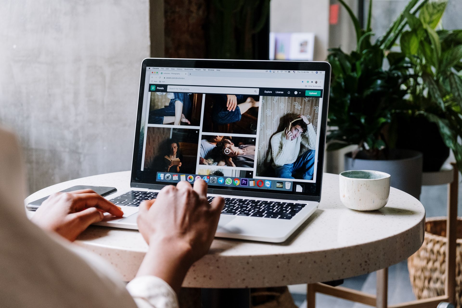 Does Removing the Navigation Bar Increase Landing Page Conversions?